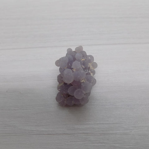 Agate raisin pierre brute d'Indonésie violette claire 10g