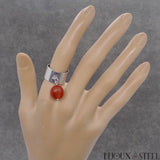 Bague ajustable argentée à pendentif agate rouge