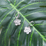 Boucles d'oreilles anneaux argentés à pendentif fleur en acier inoxydable