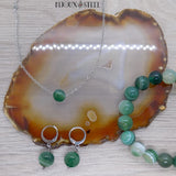 Boucles d'oreilles créoles avec collier et bracelet en perles d'agate verte teintée