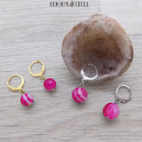 Boucles d'oreilles anneaux créoles à pendentifs pierre d'agate magenta teintée