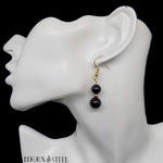 Boucles d'oreilles dorées deux perles en tourmaline noire pierre naturelle