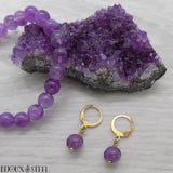 Boucles d'oreilles dorées et bracelets en perles d'améthyste