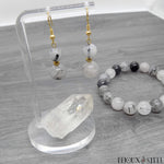 Boucles d'oreilles dorées et bracelet en perles de quartz tourmaline