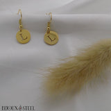 Boucles d'oreilles dorées médailles rondes lettre personnalisable
