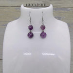 Boucles d'oreilles pendantes argentées deux perles de fluorite violette et acier