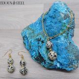 Boucles d'oreilles pendantes et collier dorés en jaspe dalmatien pierre naturelle et acier inoxydable
