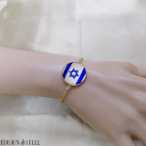 Bracelet drapeau d'Israël sous cabochon en résine et sa fine chaîne en acier inoxydable doré