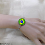 Bracelet drapeau du Brésil sous cabochon en résine et acier inoxydable argenté
