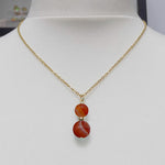 Collier à pendentif doré deux perles d'agate rouge teintée en acier inoxydable et pierre naturelle