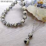 Collier à pendentif et bracelet en jaspe dalmatien