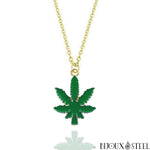 Collier à pendentif feuille de cannabis verte et dorée