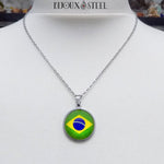 Pendentif argenté drapeau du Brésil sous cabochon