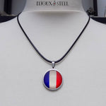 Collier drapeau de la France et son cordon noir ciré