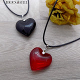 Colliers coeurs en verre rouge et noir