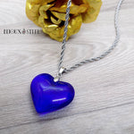 Pendentif coeur en verre bleu et sa chaîne torsadée argentée en acier inoxydable