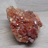 Vanadinite pierre naturelle rouge de Midelt Maroc - 103g et 6,3cm
