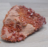 Vanadinite pierre rouge de Midelt Maroc 231g