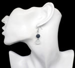 Boucle d'oreille pendante double perle pierre de lave et oeil de chat blanc en pierre, verre et acier chirurgical
