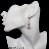 Boucles d'oreilles pendantes argentées deux perles d'agate grise en pierre naturelle et acier inoxydable