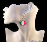 Boucles d'oreilles pendantes à drapeaux de l'Italie sur présentoir