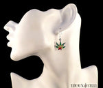 Création boucles d'oreilles pendantes à feuilles de cannabis rasta sur présentoir