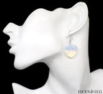 Boucles d'oreilles pendantes coeurs d'opaline ou opalite en verre et acier chirurgical