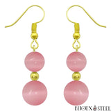 Boucles d'oreilles pendantes dorées deux perles d'oeil de chat rose