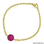 Bracelet à perle d'agate magenta teintée 10mm et sa chaîne dorée en acier chirurgical