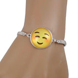 Bracelet argenté à emoji timide