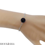 Bracelet en acier inoxydable argentée et sa perle d'agate noire onyx 10mm en pierre naturelle