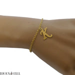 Bracelet doré à lettre K initiale de prénom en acier chirurgical