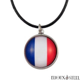 Collier à pendentif drapeau de la France sous cabochon