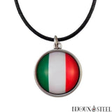 Collier à pendentif drapeau de l'Italie sous cabochon