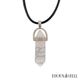 Collier à pendentif hexagonal à pointe d'howlite en résine 