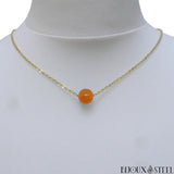 Collier ras du cou à perle d'aventurine orange et sa chaîne dorée en acier inoxydable