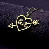 Collier à pendentif cœur et flèche à prénom personnalisable doré en acier