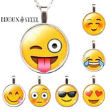 Colliers à pendentifs ronds à emojis ou émoticônes sept expressions