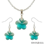 Parure boucles d'oreilles pendantes et collier à pendentif fleurs bleu turquoise en verre