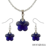 Parure boucles d'oreilles pendantes et collier à pendentif fleurs bleues en verre