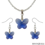 Parure boucles d'oreilles pendantes et collier à pendentif papillons bleus en verre