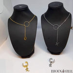 Colliers anneaux à pendentif lettre et leurs bagues ajustables en acier inoxydable
